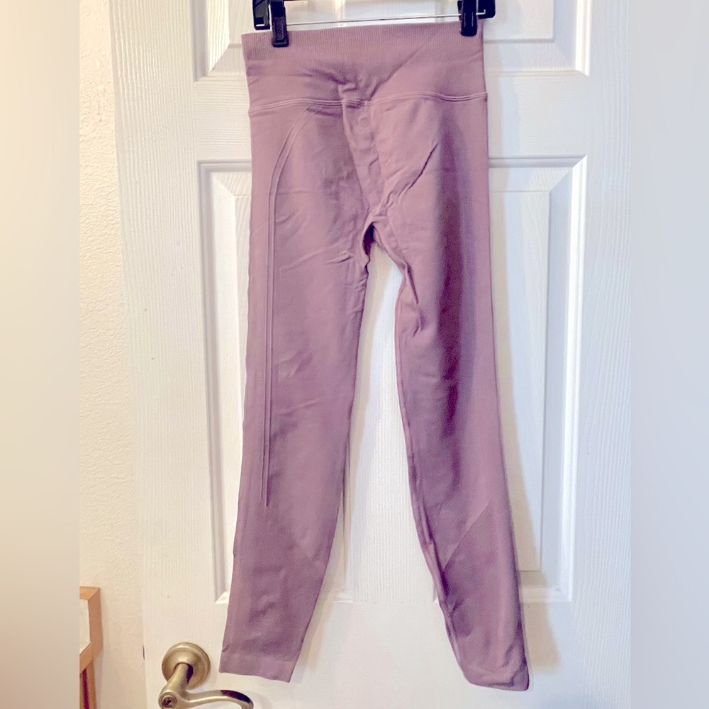 Lululemon high waisted mauve leggings size 4